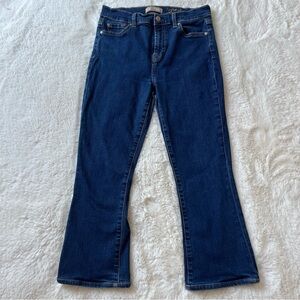 7 FAM Dark Wash Crop Flare 30 (or 30P)